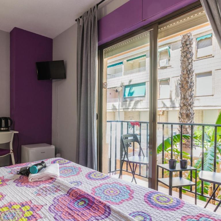 Hostal Tropical - Habitación Doble Deluxe con balcón - 5