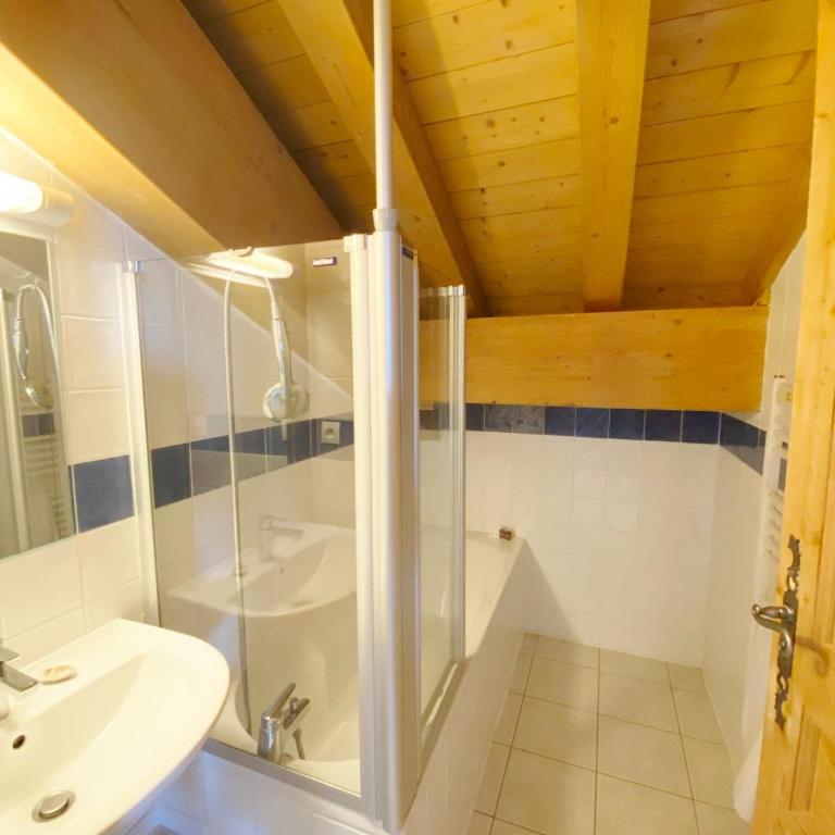 Appartement 4 pièces, 6-7 pers, balcons et parking, Morillon 1100 - Appartamento con 3 Camere da Letto - 12