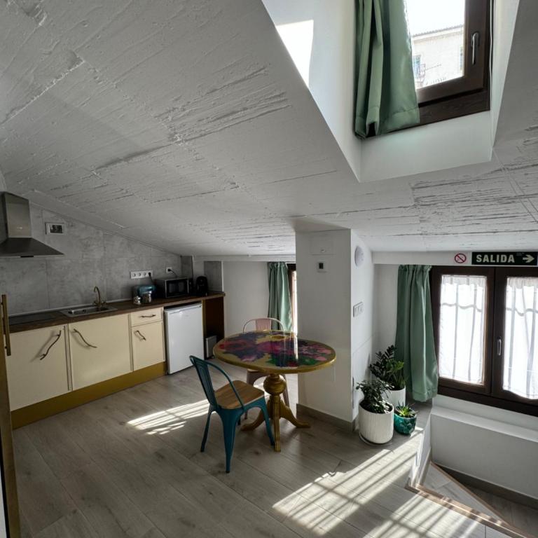 ATENEO CUENCA Suites con cocina en el casco histórico - Suite - Ático - 6