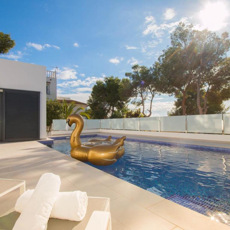 Villa Mirlo Blanco by Abahana Villas - Villa - 1