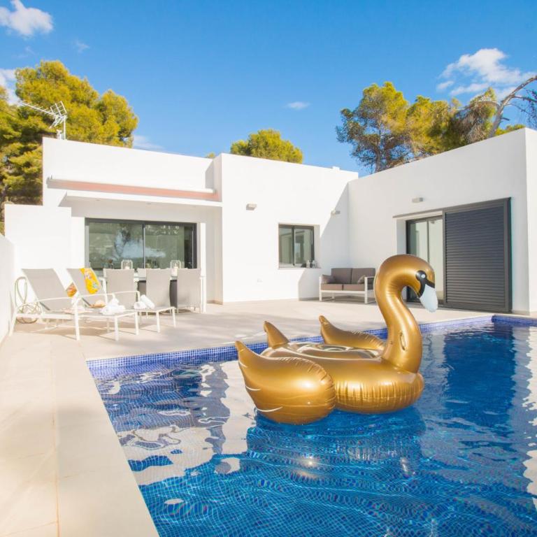 Villa Mirlo Blanco by Abahana Villas - Villa - 2
