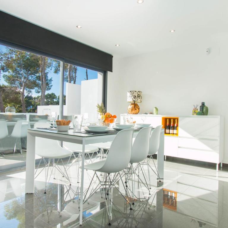 Villa Mirlo Blanco by Abahana Villas - Villa - 14