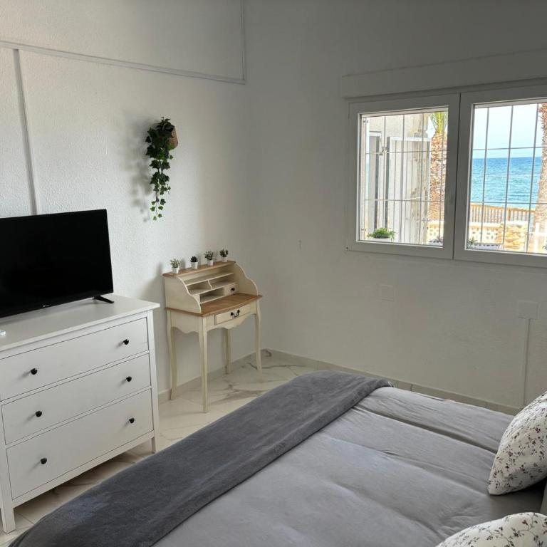 CHALET A 5 METROS DEL MAR.Wifi gratis - Three-Bedroom Apartment - 32
