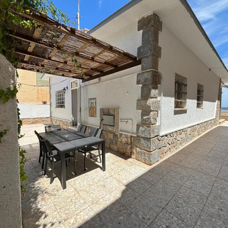 CHALET A 5 METROS DEL MAR.Wifi gratis - Three-Bedroom Apartment - 13