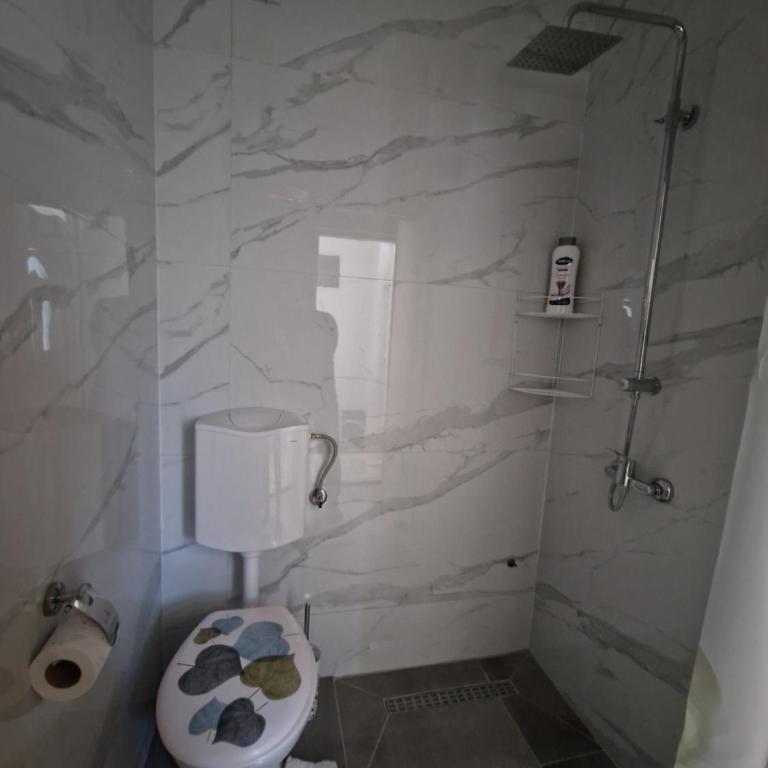 Visit Dreznica - Canyon Retreat - Quadruple Room with Balcony - 2