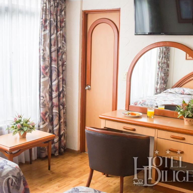 Hotel Diligencias - Dreibettzimmer - 2