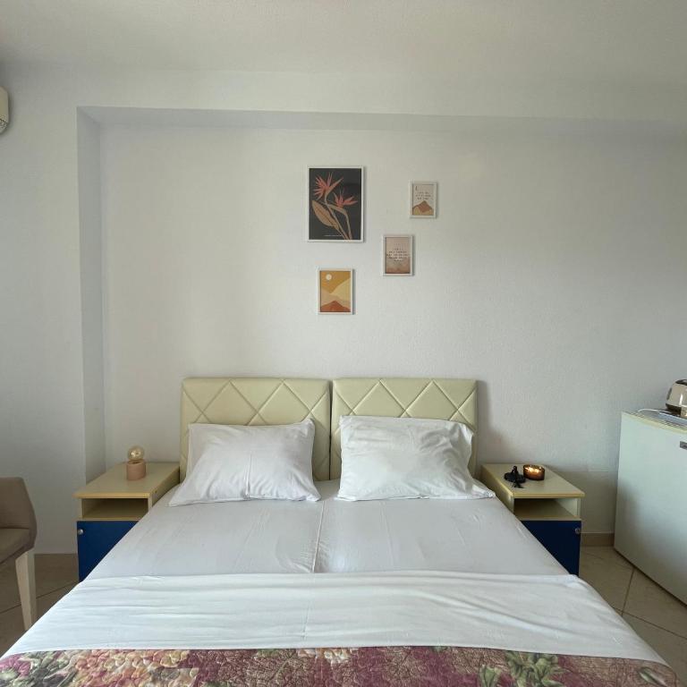 Villa Ivanovic - Double Room with Sea View - 13