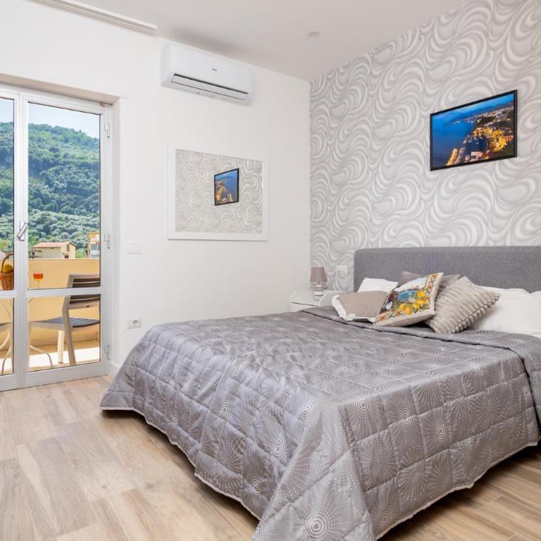 Nonno Angelo - 4 Bedrooms with Free Parking & Seaview Balcony - Three-Bedroom Apartment - 4