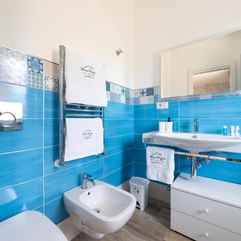 Nonno Angelo - 4 Bedrooms with Free Parking & Seaview Balcony - Three-Bedroom Apartment - 14
