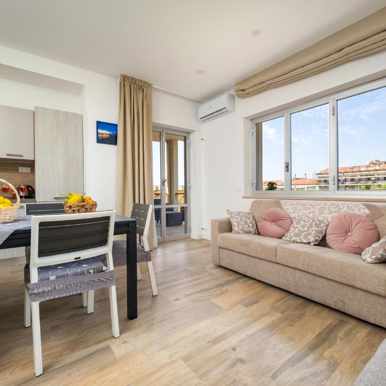 Nonno Angelo - 4 Bedrooms with Free Parking & Seaview Balcony - Three-Bedroom Apartment - 36