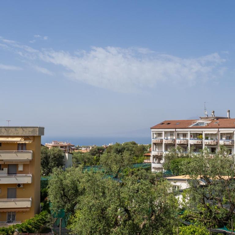 Nonno Angelo - 4 Bedrooms with Free Parking & Seaview Balcony - Three-Bedroom Apartment - 49