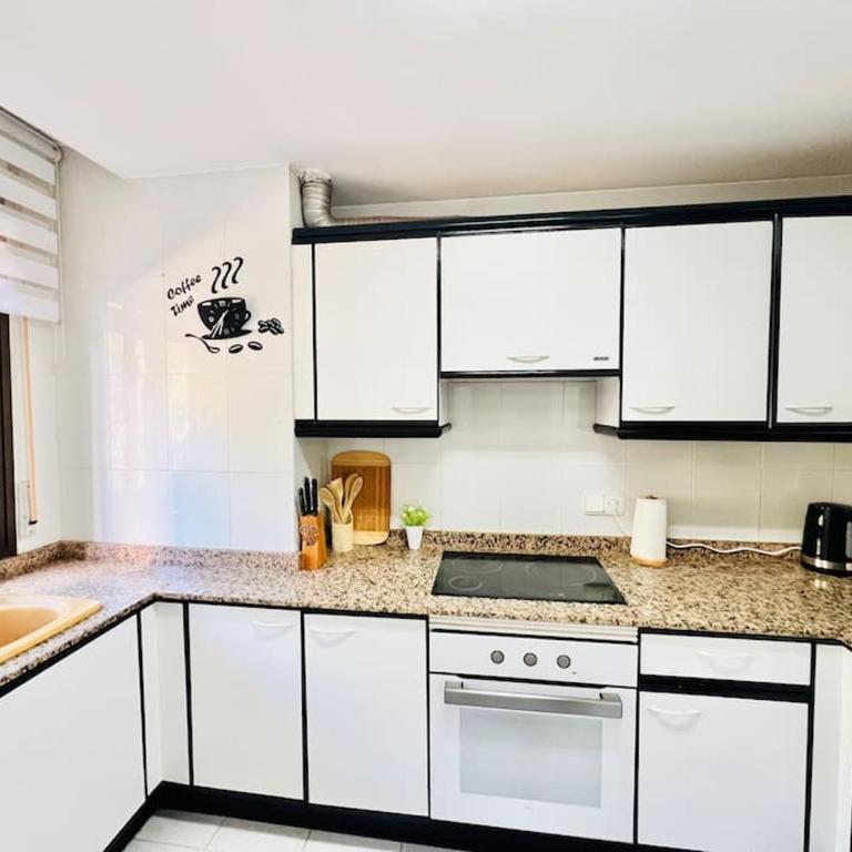 Apartamento con parking la Pineda Costa Dorada - Two-Bedroom Apartment - 17