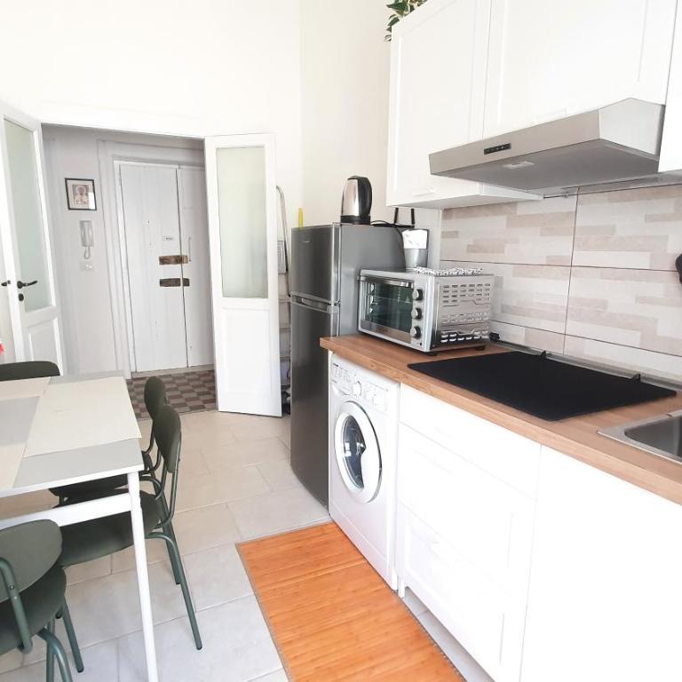 Domus 9 - Bari Centro - Appartamento con 2 Camere da Letto - 2