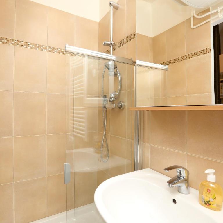 Paris studio Rue du Maine - all bills included - next to Montparnasse train station & close to 6th arrondissement - Appartement 1 Chambre - 8