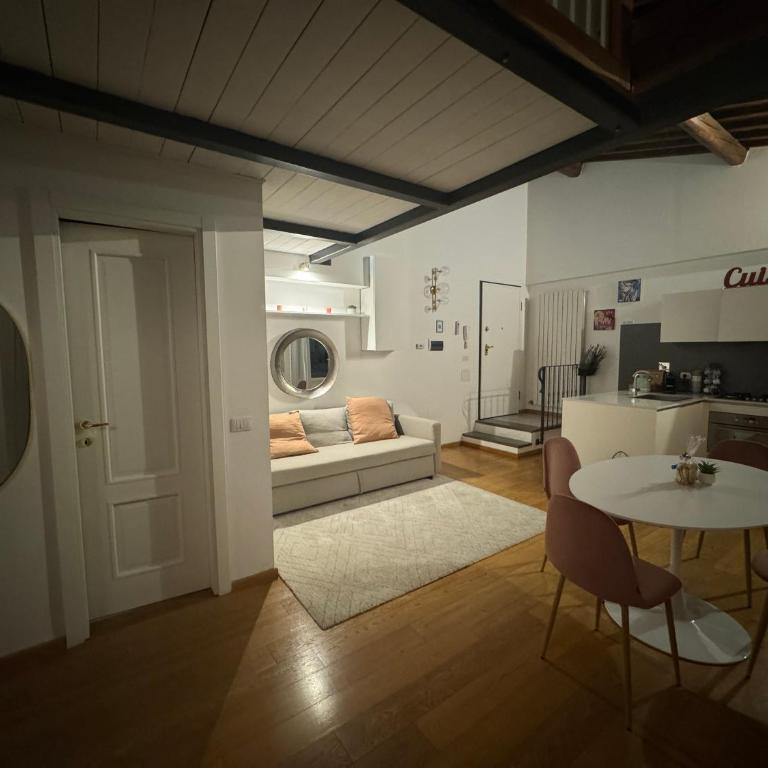 Romantic Apartment in Florence - One-Bedroom Apartment - 6