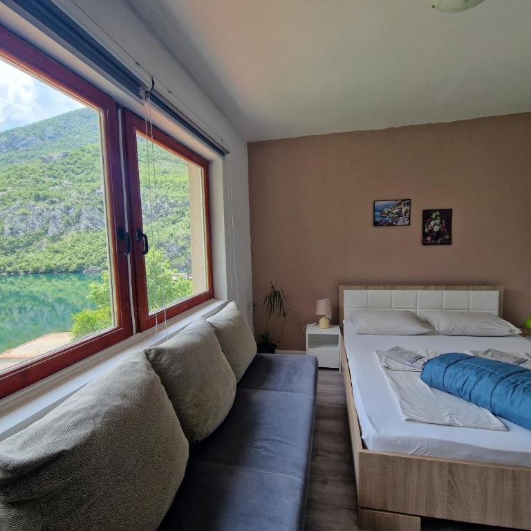 Visit Dreznica - Canyon Retreat - Quadruple Room with Balcony - 4
