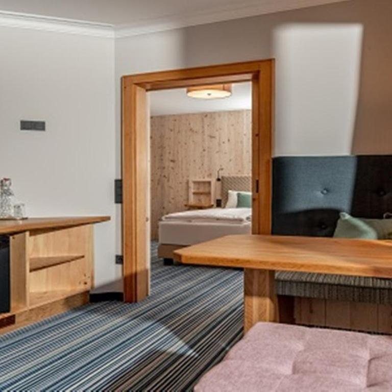 Erzherzog Johann Alpin Style Hotel - Adults Only - Superior-Suite mit Balkon und Bergblick - 12