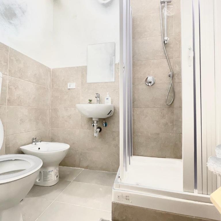 Romoli Rooms and suites - Camera Matrimoniale con Bagno Privato - 1