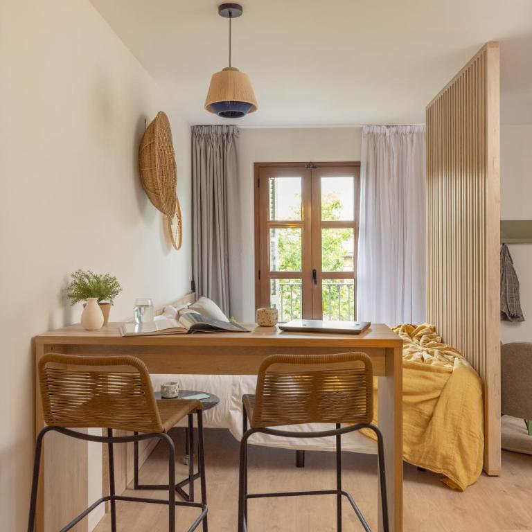 Líbere Barcelona Sant Antoni - Studio with Balcony - 7