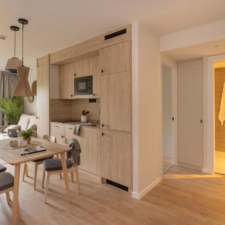 Líbere Barcelona Sant Antoni - Two-Bedroom Apartment - 6