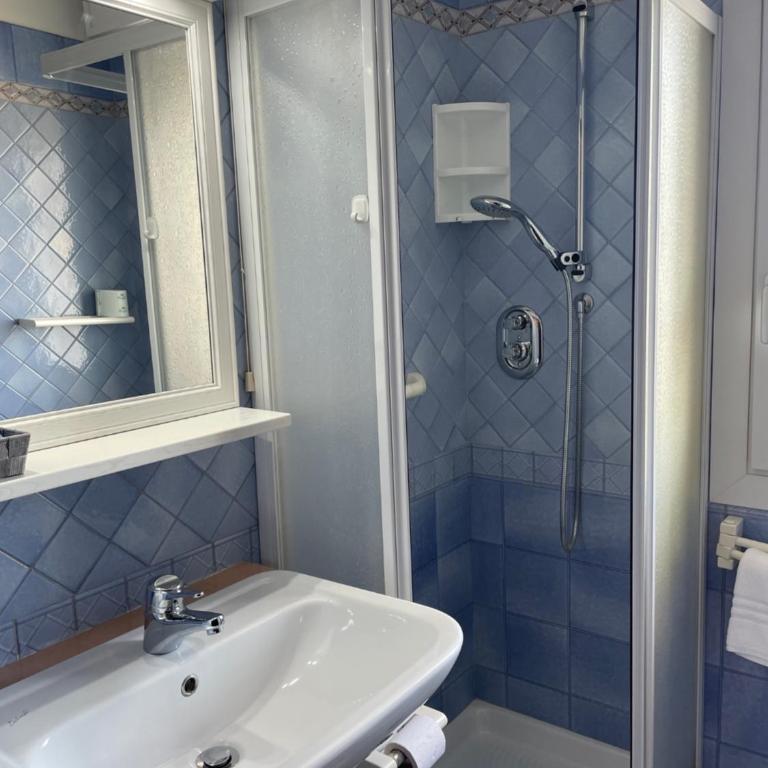 Hotel Mayer - Appartamento con 2 Camere da Letto, Balcone e Vista mare - 4