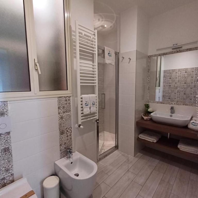 Thalìa Guest House Marzamemi - Double Room with Balcony and Sea View - 17