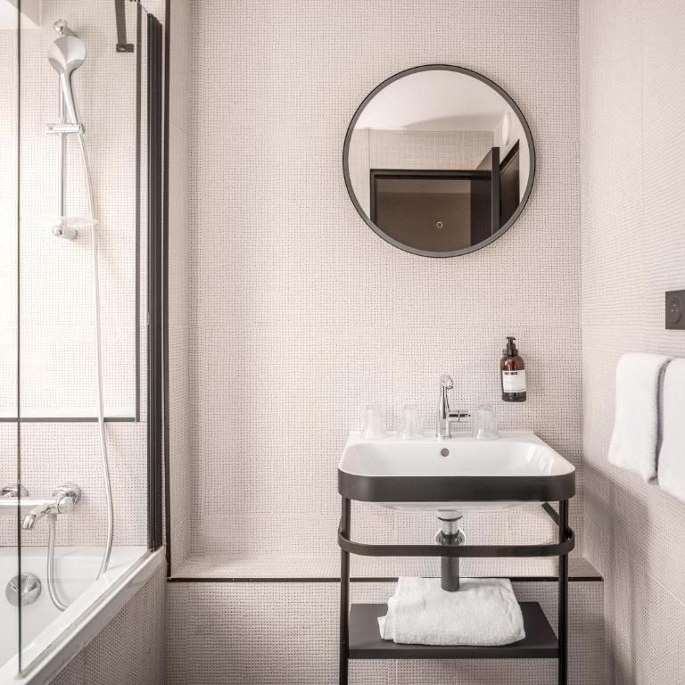 Maisons du Monde Hôtel & Suites - La Rochelle Vieux Port - Chambre Familiale (3 Personnes) - 3