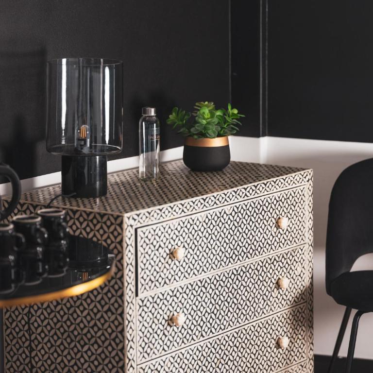 Maisons du Monde Hôtel & Suites - La Rochelle Vieux Port - Chambre Familiale (3 Personnes) - 2