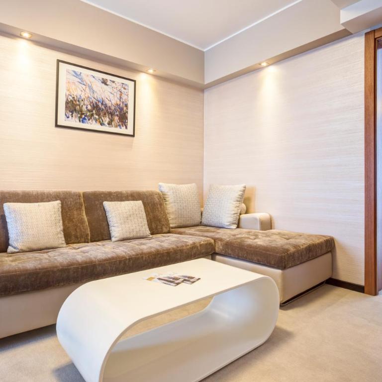 Hotel Heritage - One-Bedroom Suite - 5