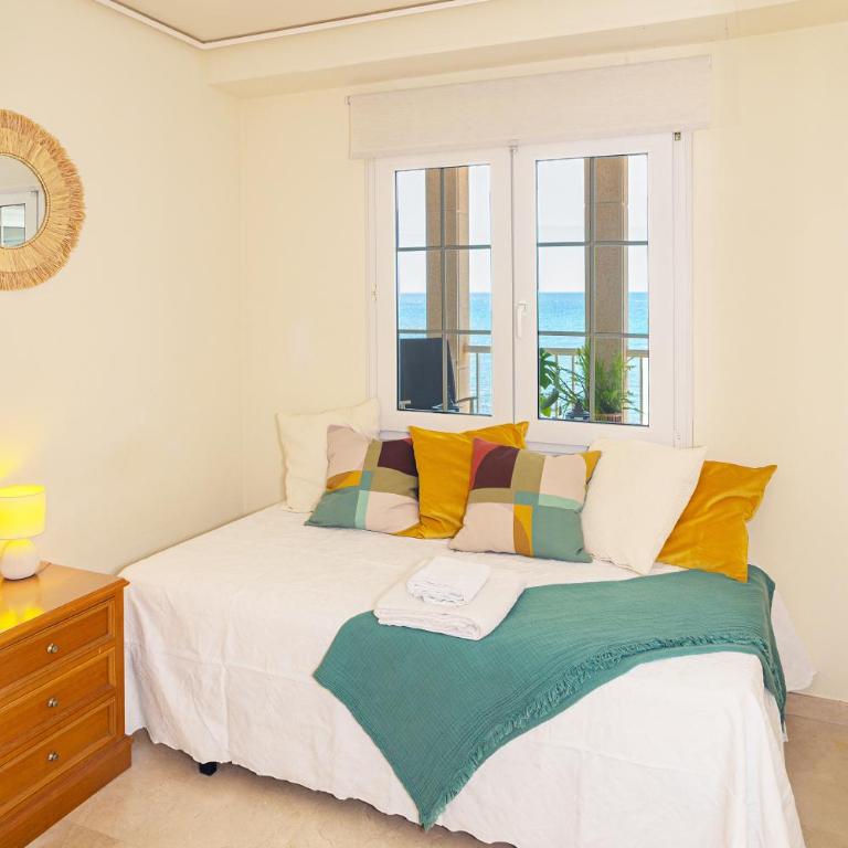 Vistas Increíbles y Confort en 1ª Línea de Playa - Apartamento - 14
