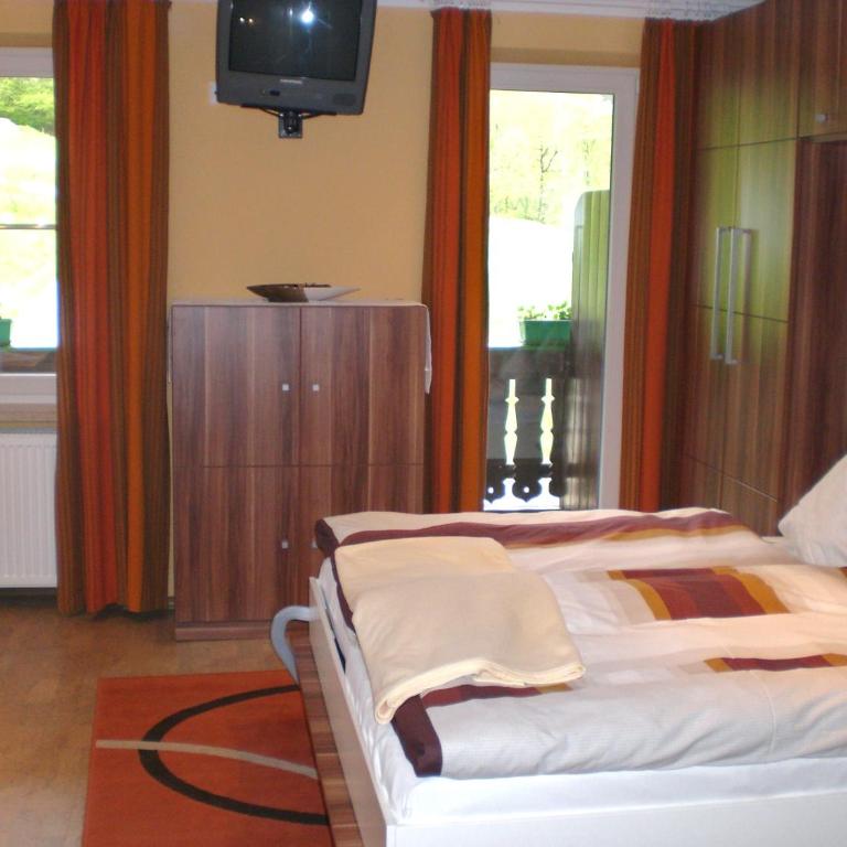 Hotel Restaurant Hausberg Garmisch-Partenkirchen - Suite mit Bergblick - 2