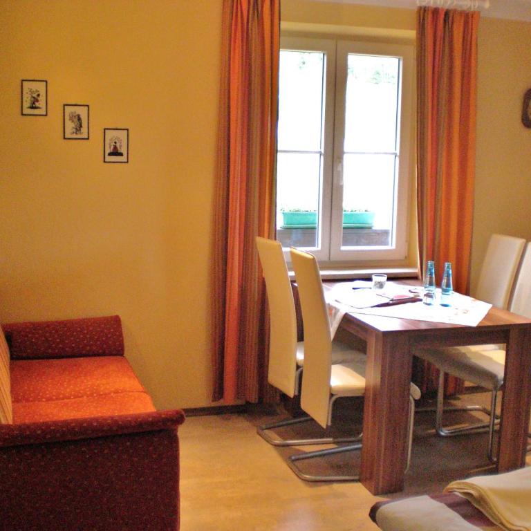 Hotel Restaurant Hausberg Garmisch-Partenkirchen - Suite mit Bergblick - 1