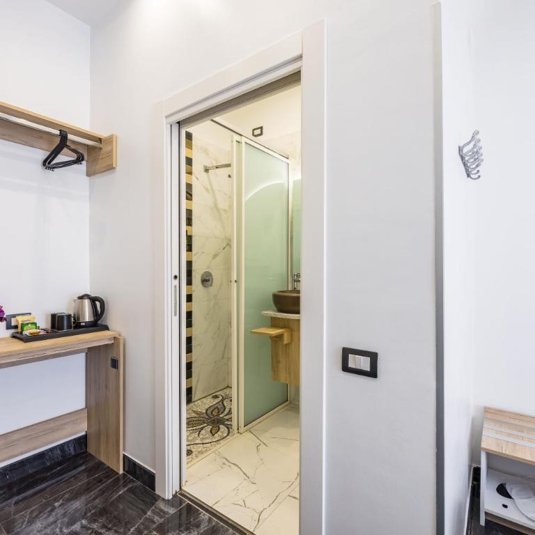 Palace Napoli - Double Room with Mountain View - 21
