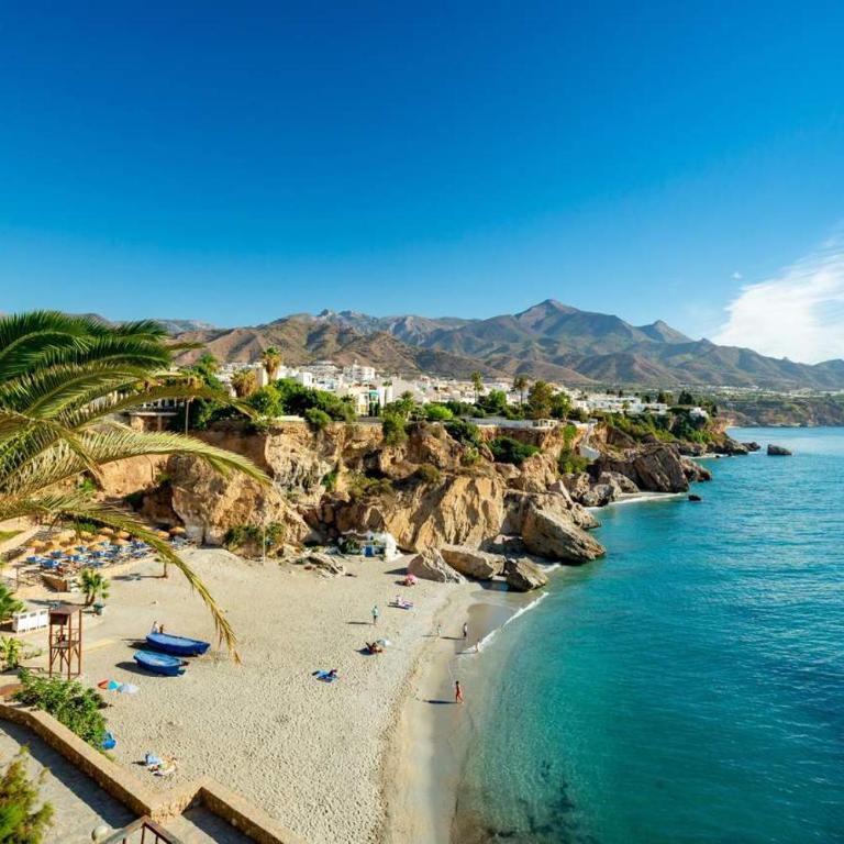 Bonito piso a 300m de la playa Nerja - Apartamento de 2 dormitorios - 25
