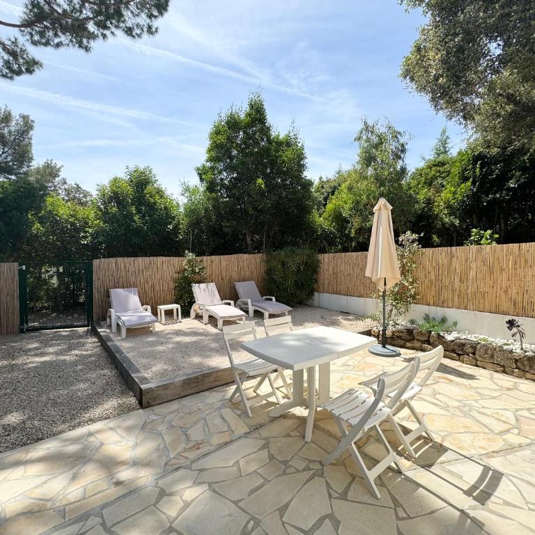 Appartement 1ch avec terrasse et jardinet à 400m de la plage - One-Bedroom Apartment - 1