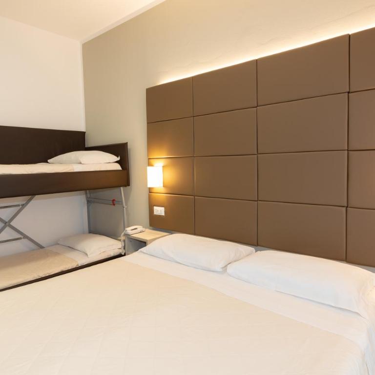 Hotel & Aparthotel Carinthia S - Camera Matrimoniale/Doppia con Letti Singoli con Letto Supplementare - 6