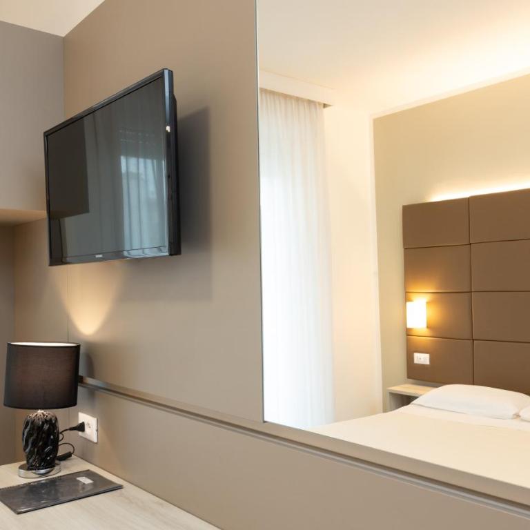 Hotel & Aparthotel Carinthia S - Camera Matrimoniale/Doppia con Letti Singoli con Letto Supplementare - 5