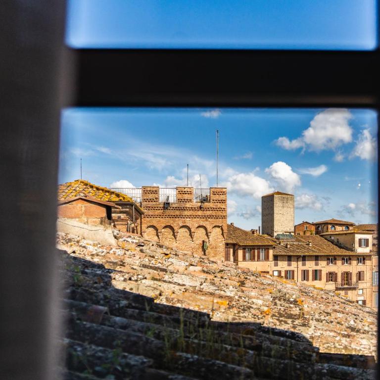 TORRE DEI LAMBERTINI WINDOWS ON PIAZZA DEL CAMPO - Residenza d'epoca - Appartamento con 2 Camere da Letto e con Vista - 33
