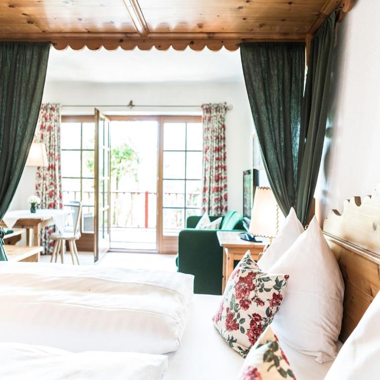 Salzburg Hotel Holznerwirt - Dreibettzimmer mit Balkon - 4