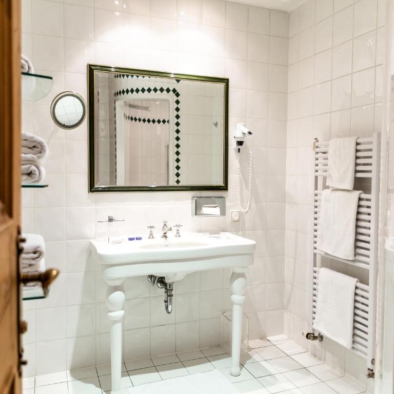 Salzburg Hotel Holznerwirt - Dreibettzimmer mit Balkon - 1