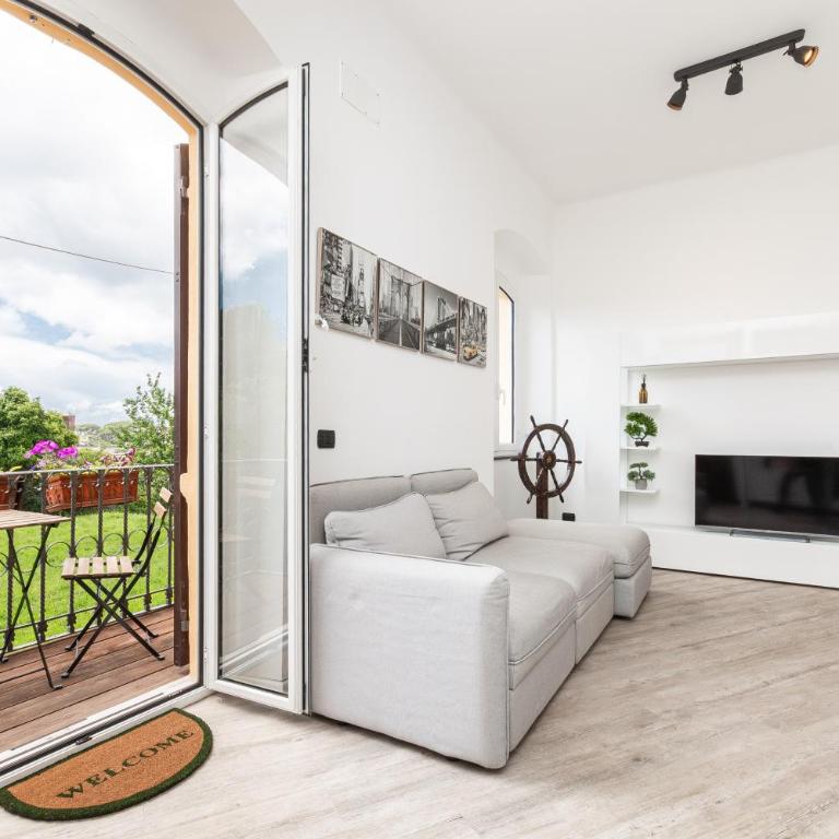 Spacious 3-Bedroom Apartment - 10 Min to City Center & 5 Min to Gaslini Hospital by car - Appartamento con 3 Camere da Letto - 1