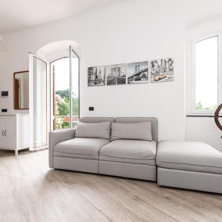 Spacious 3-Bedroom Apartment - 10 Min to City Center & 5 Min to Gaslini Hospital by car - Appartamento con 3 Camere da Letto - 12