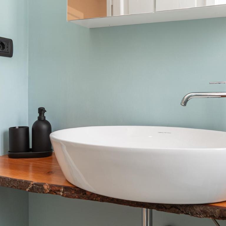 Spacious 3-Bedroom Apartment - 10 Min to City Center & 5 Min to Gaslini Hospital by car - Appartamento con 3 Camere da Letto - 25