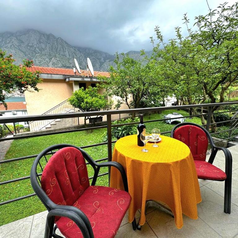 Apartments Andrija - Apartment with Garden View - 1