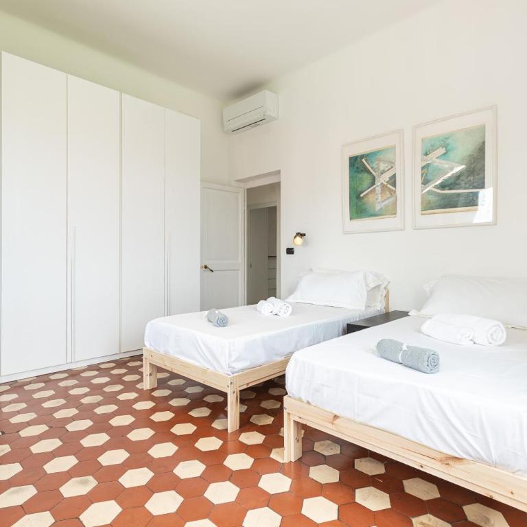Spacious 3-Bedroom Apartment - 10 Min to City Center & 5 Min to Gaslini Hospital by car - Appartamento con 3 Camere da Letto - 27