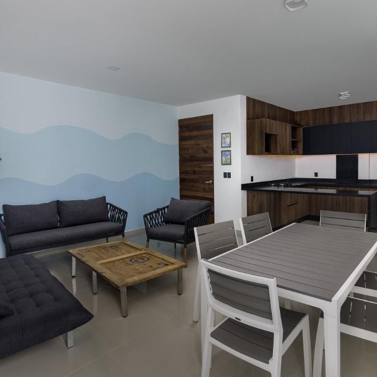 Angelina 28 Beachfront and Family Apartments - Modern and Relaxing Long Stays - 20 min from Cancun Airport - Two-Bedroom Apartment with Garden View - 1