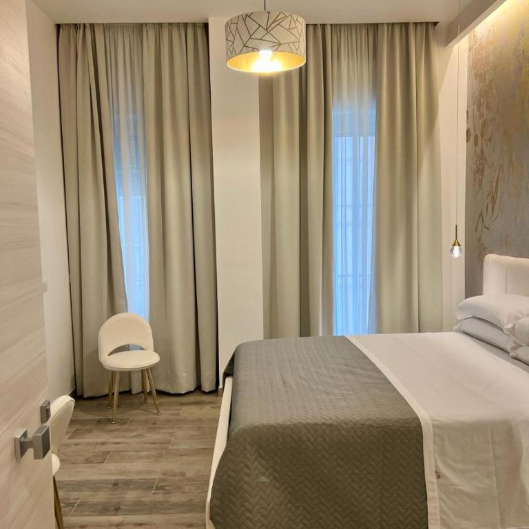 Le Dimore di Lorenzo - King Room with Spa Bath - 9
