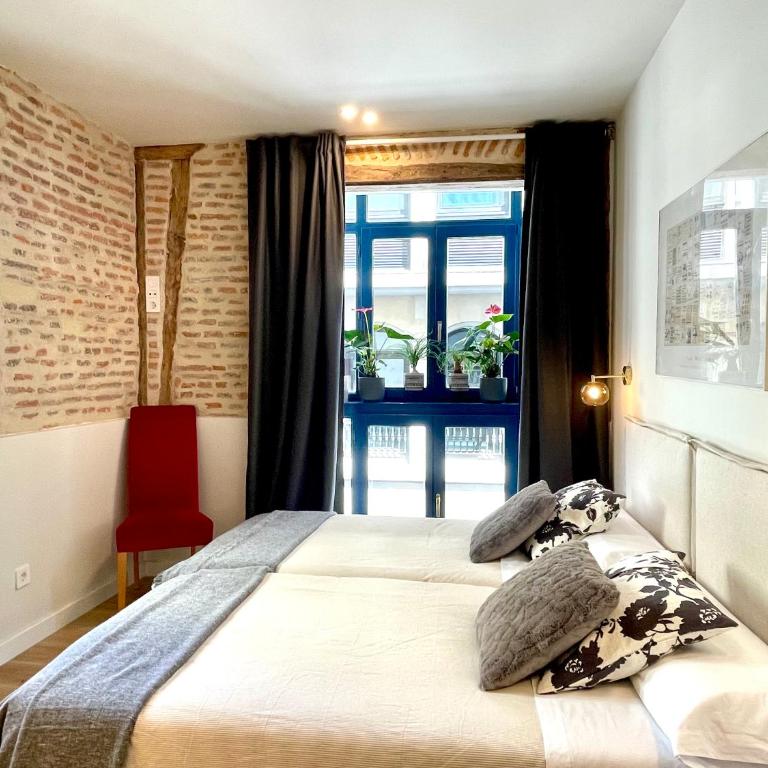 Lauramer Plaza Nueva - Three-Bedroom Apartment - 4