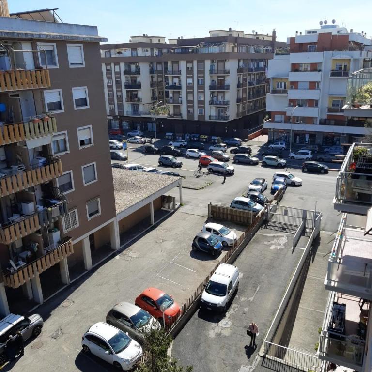 Trilocale in Via delle Azzorre - Appartamento con 2 Camere da Letto - 29