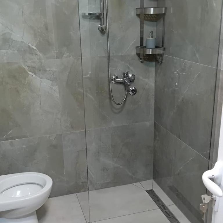 Square Point Apartments - One-Bedroom Apartment with Pool View - 5